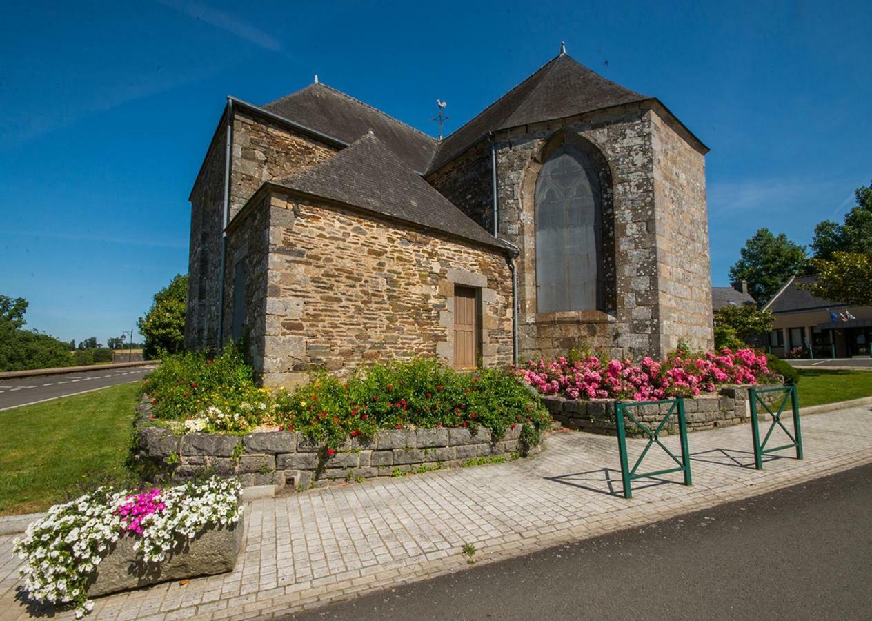 Auberge Le Canard Qui Rit Plélauff Buitenkant foto