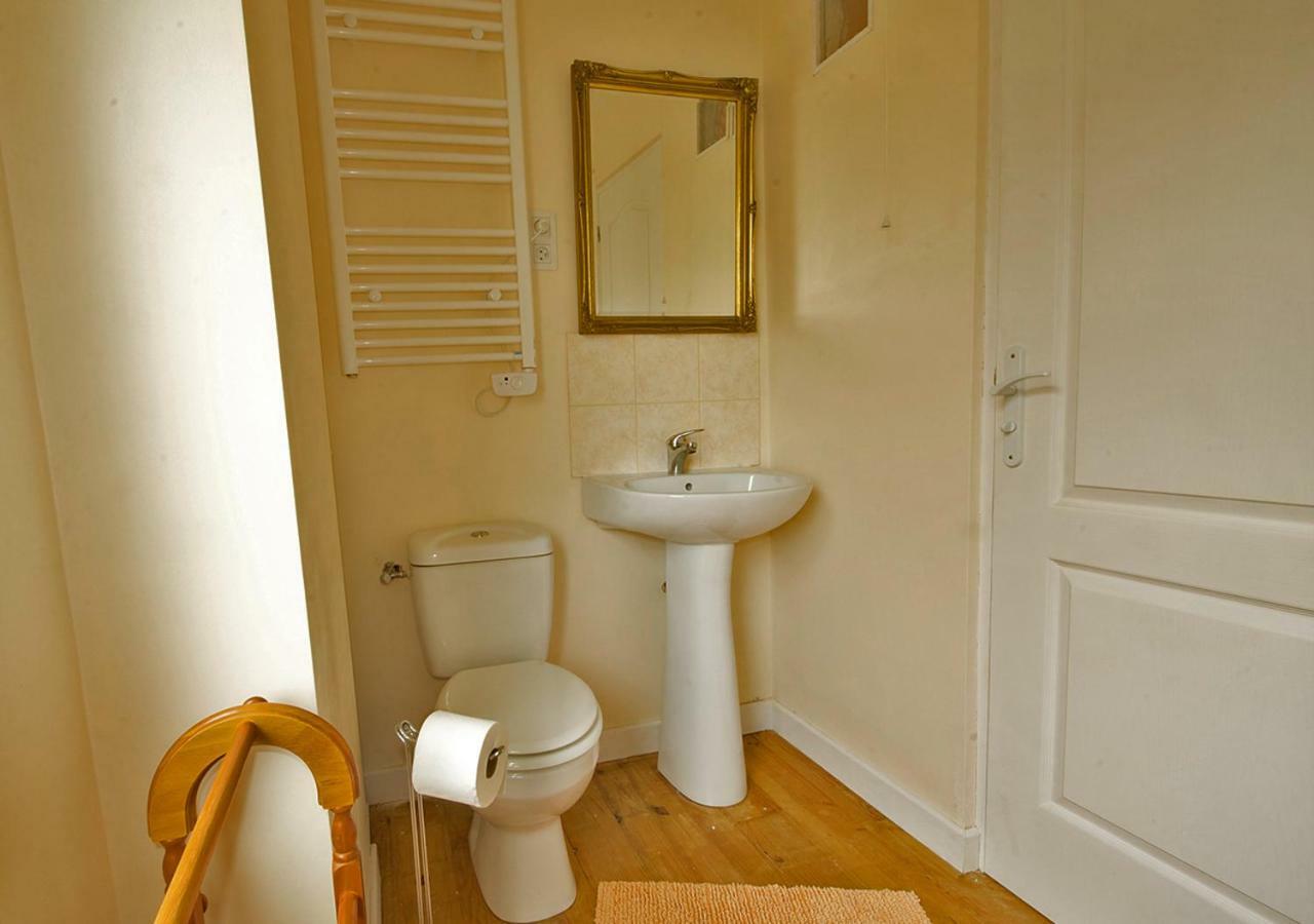 Auberge Le Canard Qui Rit Plélauff Buitenkant foto
