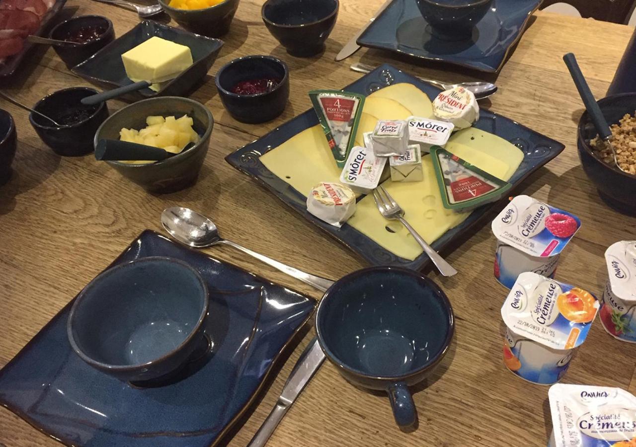 Auberge Le Canard Qui Rit Plélauff Buitenkant foto